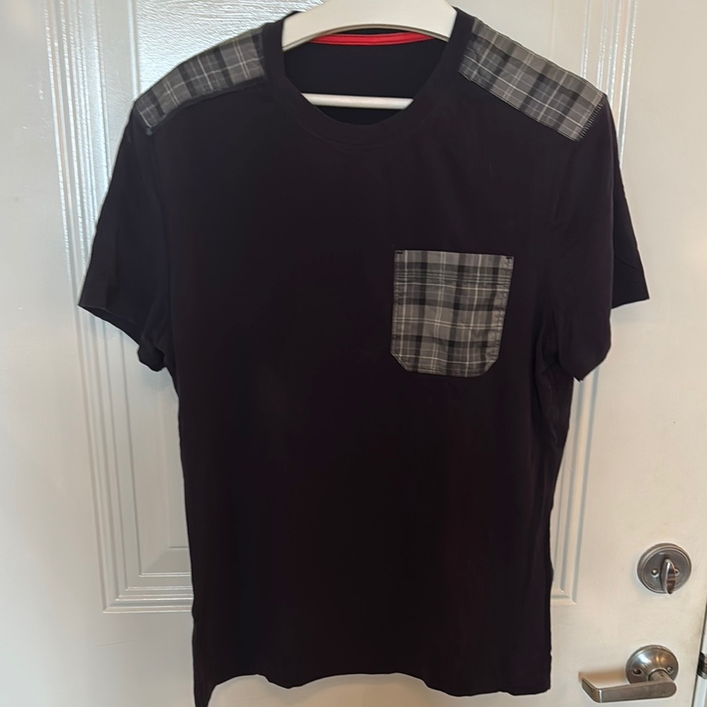 Lululemon Men's Black T-Shirt with Gray Plaid Accents
